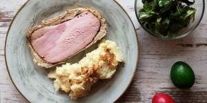 Beitragsbild des Blogbeitrags Osterschinken im Bärlauch-Brotteig
