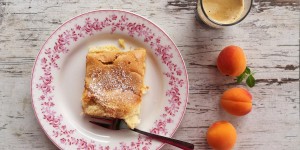 Beitragsbild des Blogbeitrags Versteckter Marillenkuchen 