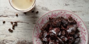 Beitragsbild des Blogbeitrags Und manchmal darf man sich auch selber beschenken – und zwar mit den besten Kaffeegenüssen von JURA. + Kick Schmarrn :-)