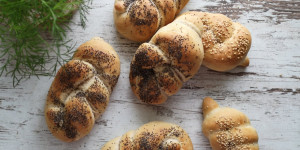 Beitragsbild des Blogbeitrags Flesserl – mit Mohn, Sesam,.. nach Lust und Laune!