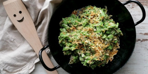 Beitragsbild des Blogbeitrags Deftige Bärlauchspätzle – mit Speck & Käse