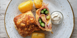 Beitragsbild des Blogbeitrags Blätterteig Spargel Strudel mit Kartoffeln und Dip
