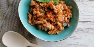 Beitragsbild des Blogbeitrags Gemüse für Genießer – Dinkel Vollkorn Spätzle mit Ratatouille-Gemüse  