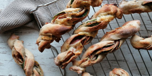 Beitragsbild des Blogbeitrags Bärlauch – Speck – Stangerl