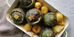 Beitragsbild des Blogbeitrags gefüllte Zucchini