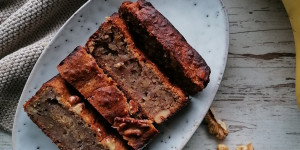 Beitragsbild des Blogbeitrags Bananenwalnussbrot