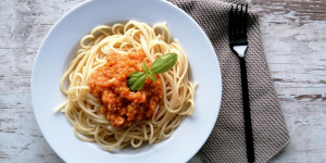 Beitragsbild des Blogbeitrags Spaghetti mit Grünkernbolognese 
