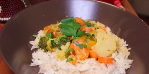 Beitragsbild des Blogbeitrags Red-Thai Gemüse Curry #Vegan 
