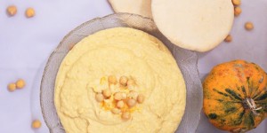 Beitragsbild des Blogbeitrags Kürbis Humus #Halloweenspecial