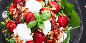 Beitragsbild des Blogbeitrags Erdbeer-Sommer Salat #summerspecial