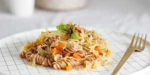 Beitragsbild des Blogbeitrags Vegane Krautfleckerl alla Tschaakii