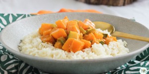 Beitragsbild des Blogbeitrags Herbstliches Kürbis-Kichererbsen Curry #vegan 