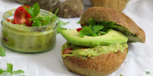 Beitragsbild des Blogbeitrags Haubis Algen-Produkte X Guacamole alla Tschaakii #vegan