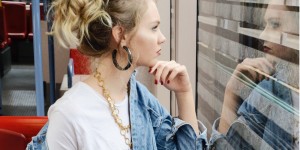 Beitragsbild des Blogbeitrags Styleseven – eine Jeansjacke und U-bahn Gedanken 