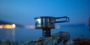Beitragsbild des Blogbeitrags Wie man einen Dosen Kocher selbst baut