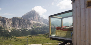 Beitragsbild des Blogbeitrags Starlight Room: Design Biwak Nacht bei Cortina