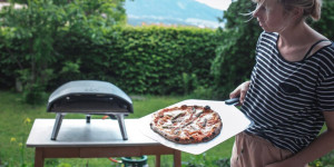 Beitragsbild des Blogbeitrags Ooni Koda 16 Review: der Pizzaofen für autodidakte Pizzaioli