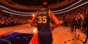 Beitragsbild des Blogbeitrags NBA: Kevin Durant schießt gegen James Worthy 