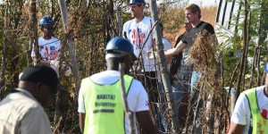 Beitragsbild des Blogbeitrags NBA: Vor Ort beim Africa Game: Ich baue eine Hütte mit Dirk Nowitzki 