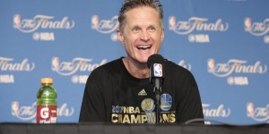 Beitragsbild des Blogbeitrags NBA: Kerr: „Erwarte, die ganze Saison zu coachen“ 