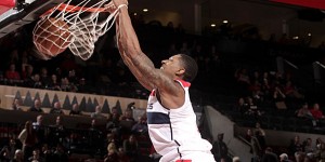 Beitragsbild des Blogbeitrags NBA: 51 Punkte! Career High für Beal – Booker muss verletzt raus 
