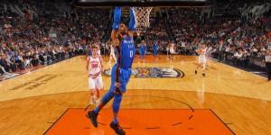 Beitragsbild des Blogbeitrags NBA: 43 vs. 39! Westbrook trotzt Booker und erzwingt Sieg für OKC 