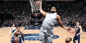 Beitragsbild des Blogbeitrags NBA: OT-Wahnsinn! Wolves zittern sich gegen Denver in die Playoffs