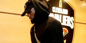 Beitragsbild des Blogbeitrags NBA: LeBron: “Ihr wisst nicht, was ich durchgemacht habe“