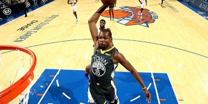 Beitragsbild des Blogbeitrags NBA: 41 von Durant! Warriors drehen Partie in New York – Rockets mit nächster Pleite
