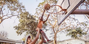 Beitragsbild des Blogbeitrags Slums Dunk – Basketball gibt Hoffnung 