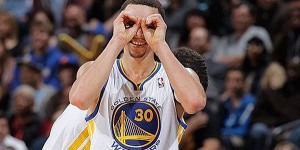 Beitragsbild des Blogbeitrags NBA: Netzhauterkrankung – Curry trägt nun Kontaktlinsen