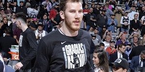 Beitragsbild des Blogbeitrags NBA: Pöltl witzelt über Mentor Tim Duncan