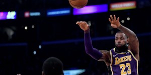Beitragsbild des Blogbeitrags NBA: LeBron auf Kurs zum Assist-Rekord? “Kein Ziel von mir”