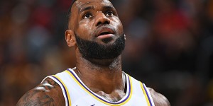 Beitragsbild des Blogbeitrags NBA: LeBron entschuldigt sich für Schrittfehler: “Gehirn hatte eine Fehlfunktion”