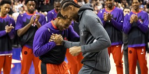 Beitragsbild des Blogbeitrags NBA: Kawhi mit eingraviertem Mittelfinger im Ring