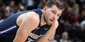 Beitragsbild des Blogbeitrags NBA: Der Knöchel! Doncic fehlt den Mavs mindestens sechs Spiele 