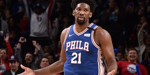 Beitragsbild des Blogbeitrags NBA: Embiid wird für Mittelfinger zur Kasse gebeten