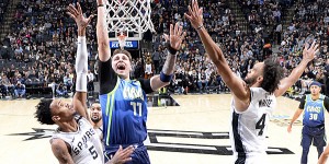 Beitragsbild des Blogbeitrags NBA: Mavs erzittern sich Sieg bei den Spurs – Doncic mit Franchise-Rekord 