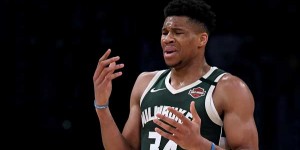 Beitragsbild des Blogbeitrags NBA: MRT nach Sturz – Bucks werden Giannis wohl am Knie untersuchen