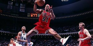 Beitragsbild des Blogbeitrags NBA: Dennis Rodman: Seine Erfolge, seine Stationen, seine Skandale