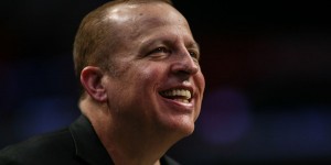 Beitragsbild des Blogbeitrags NBA: Coaching: Dreikampf um Tom Thibodeau? 