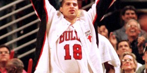 Beitragsbild des Blogbeitrags NBA: Bison Dele: Champion mit Jordan, Suizid-Versuche und ein Familiendrama in der Südsee 