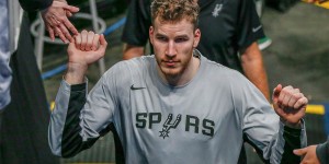 Beitragsbild des Blogbeitrags NBA: Jakob Pöltl: “Für viele Leute sind die Proteste ein größeres Problem als Rassismus selbst”
