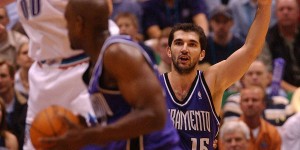 Beitragsbild des Blogbeitrags NBA: Legende Stojakovic: Der Held, der im entscheidenden Moment versagte