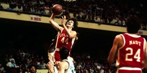 Beitragsbild des Blogbeitrags NBA: Besessen von Aliens, Inspiration für Magic: Das Leben von “Pistol Pete”