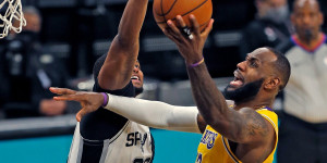 Beitragsbild des Blogbeitrags NBA: Novum bei Lakers-Sieg in San Antonio – Miami gelingt Revanche trotz Giannis-Triple-Double 