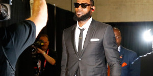 Beitragsbild des Blogbeitrags NBA: LeBron erwägt Kauf von WNBA-Team