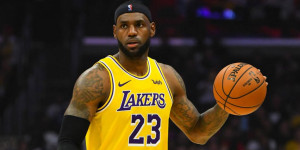 Beitragsbild des Blogbeitrags The DraftKings NBA DFS Cheat Sheet with LeBron James | 1/13/21 