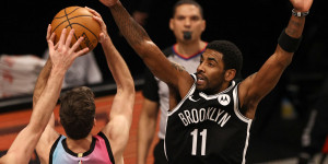 Beitragsbild des Blogbeitrags NBA: Kyrie trotzt überragendem Bam! Nets zittern sich zum ersten Big-Three-Sieg