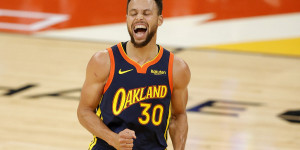 Beitragsbild des Blogbeitrags NBA: Curry fängt Feuer! Warriors überrollen Spurs 